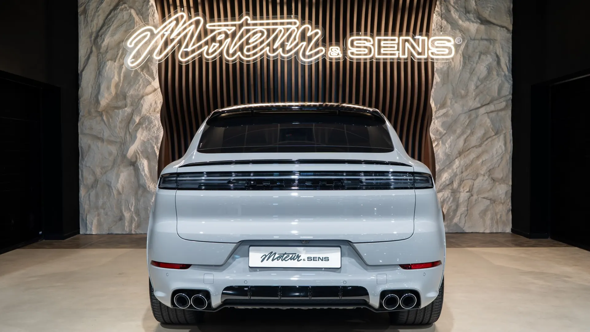 Porsche Cayenne — photo 4
