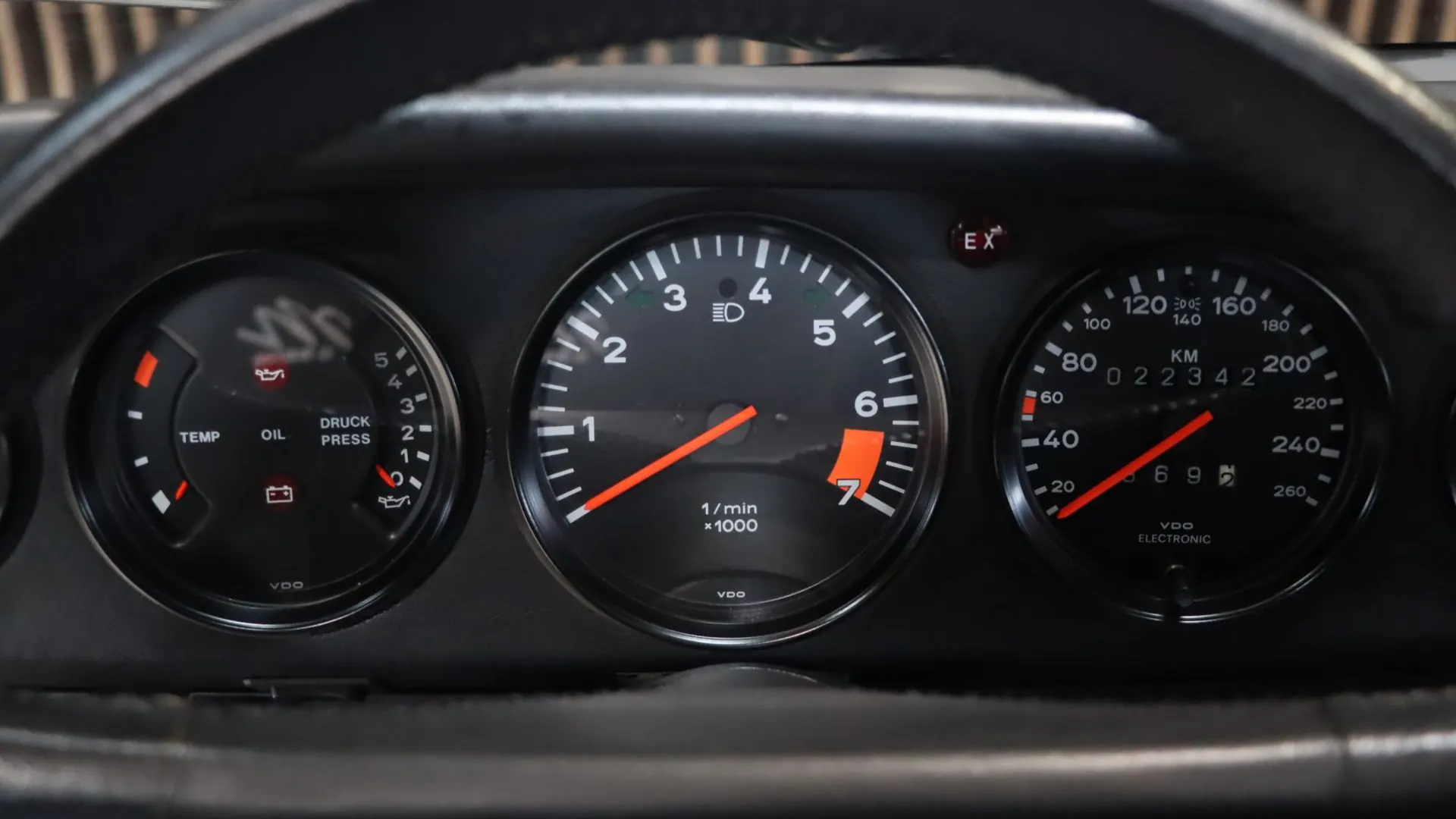 Porsche 911 — photo 18