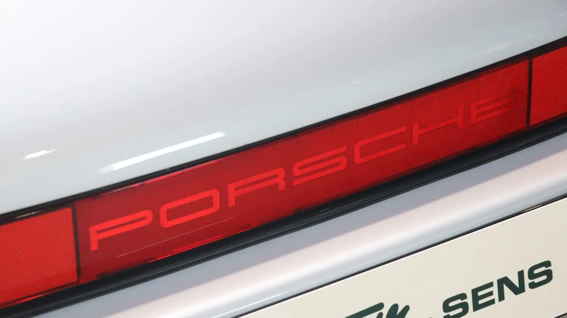 Porsche 911 — photo 40