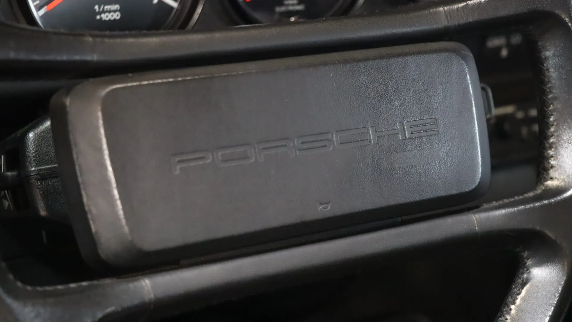 Porsche 911 — photo 16