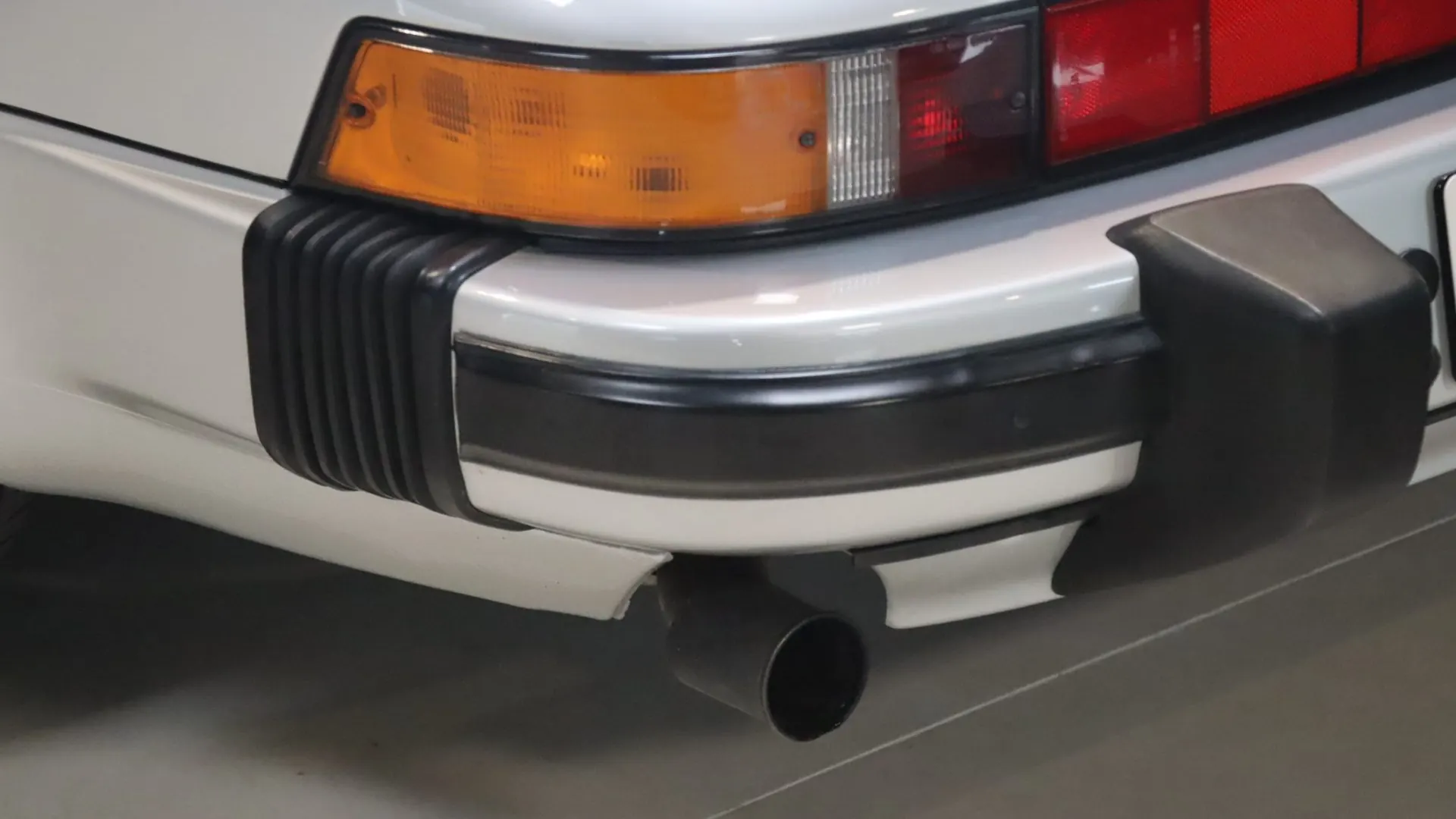 Porsche 911 — photo 41