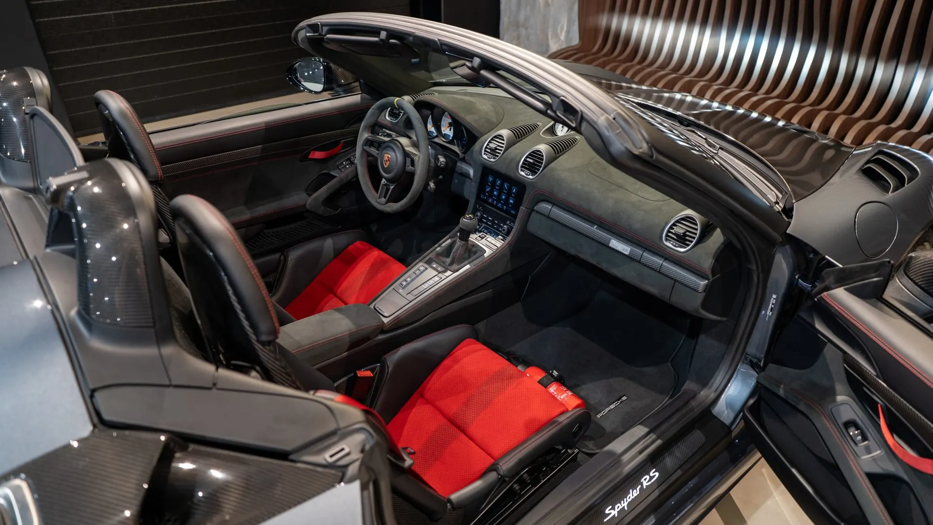 Porsche 718 — photo 12