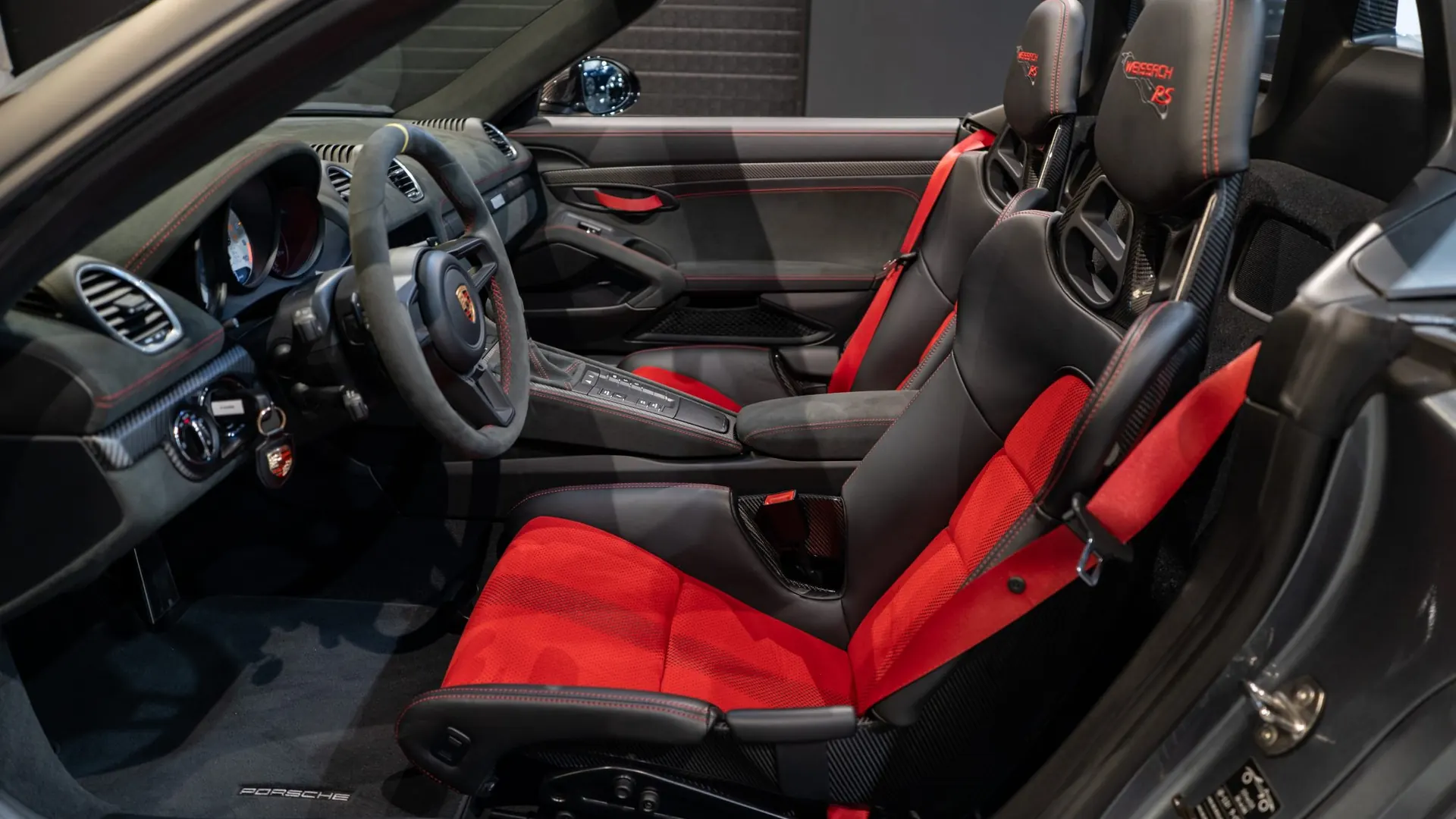 Porsche 718 — photo 15