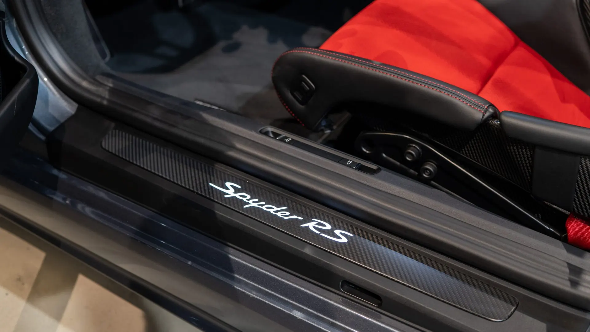Porsche 718 — photo 14
