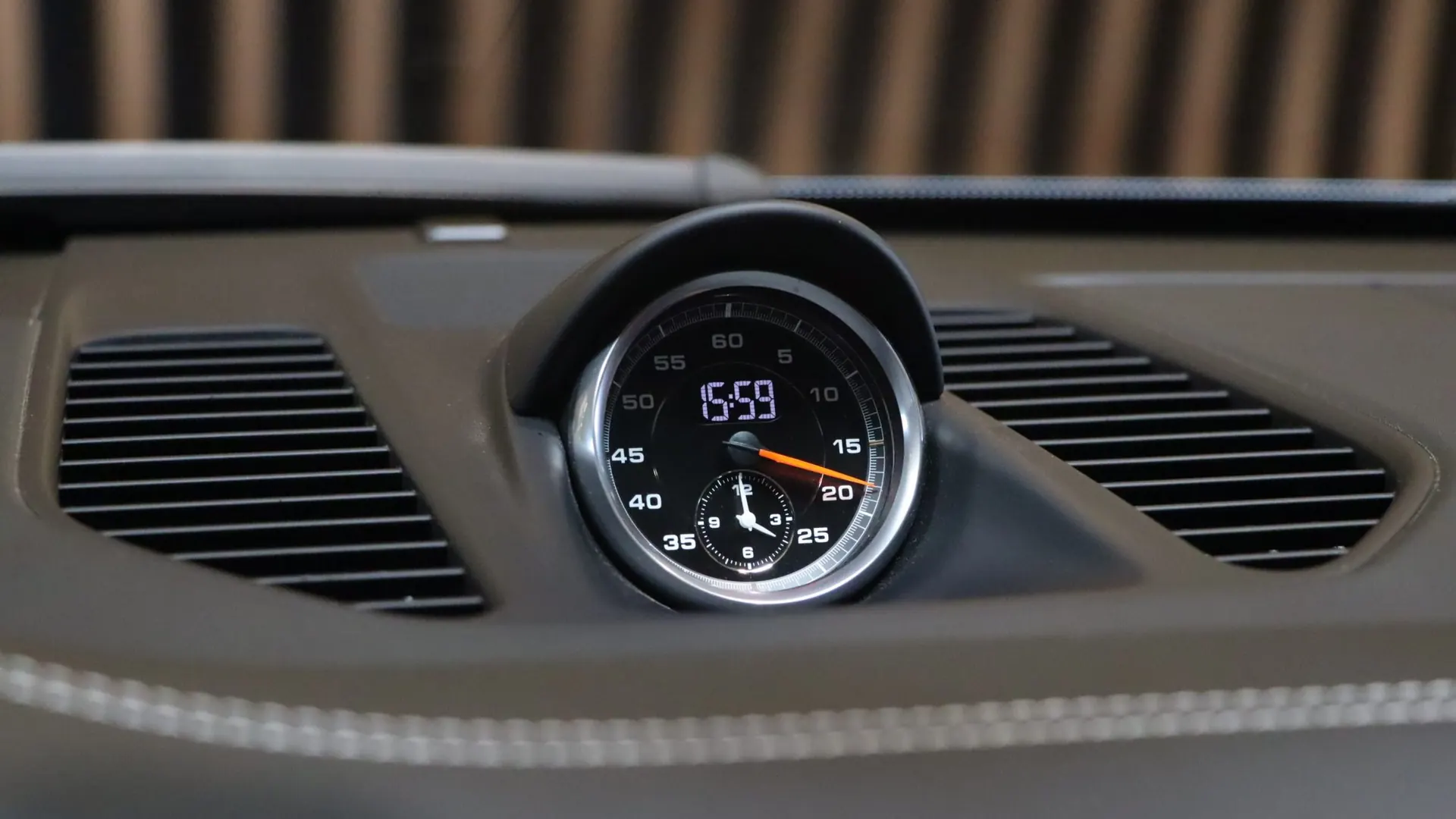 Porsche 911 — photo 26