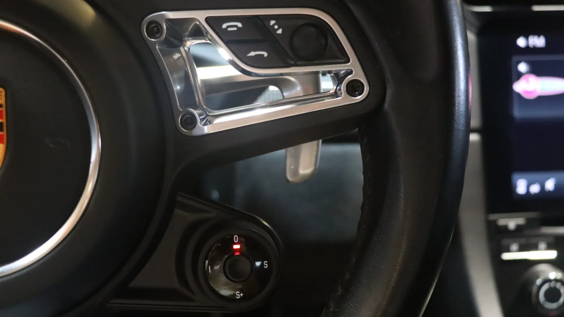 Porsche 911 — photo 19