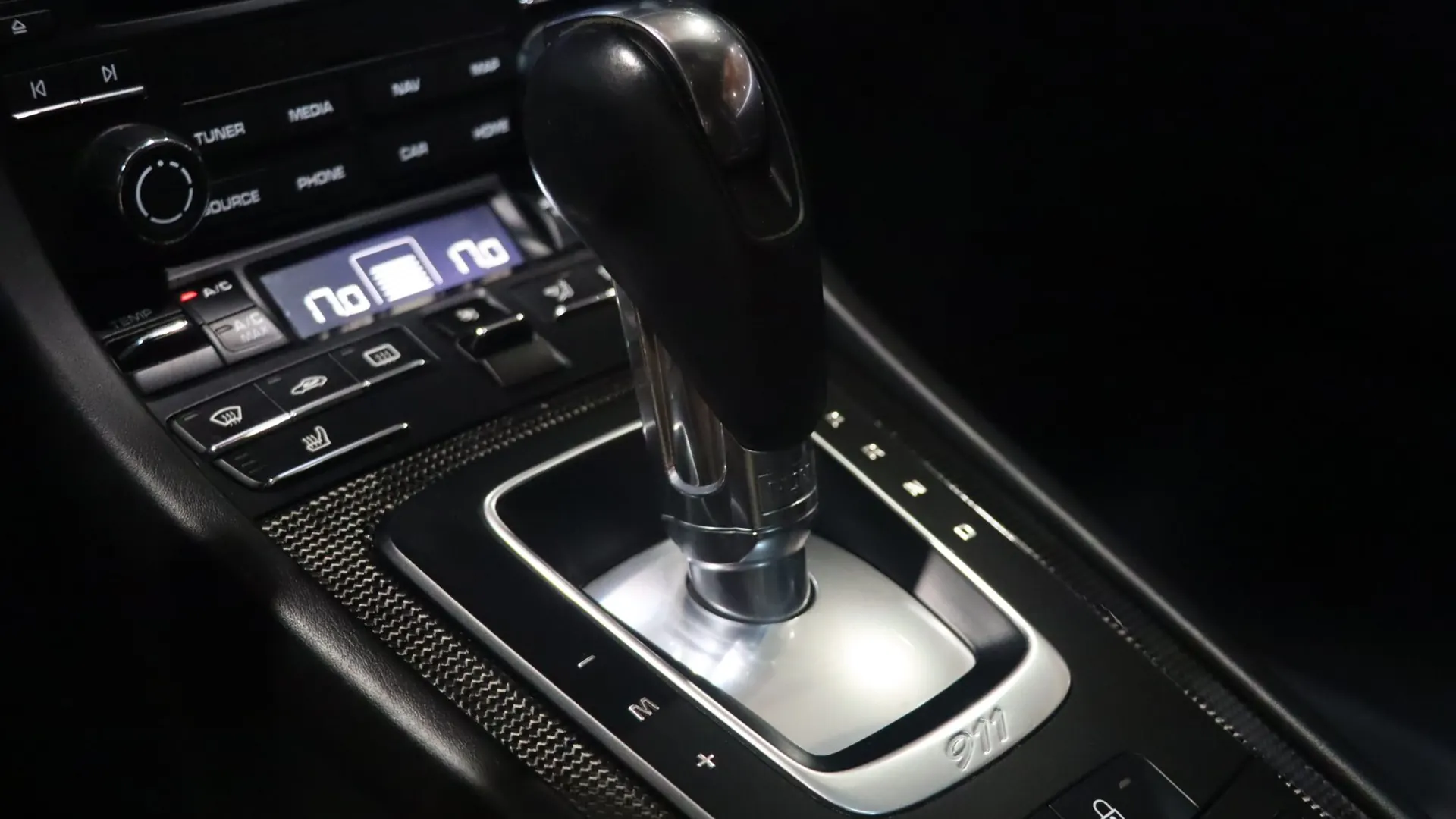 Porsche 911 — photo 30