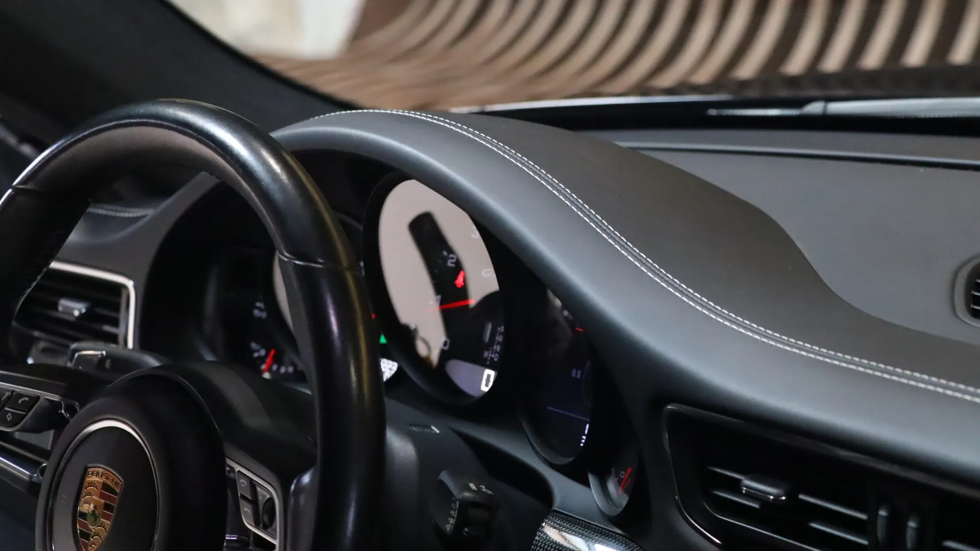 Porsche 911 — photo 25