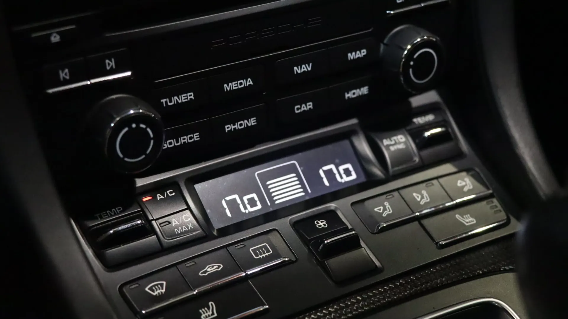 Porsche 911 — photo 29