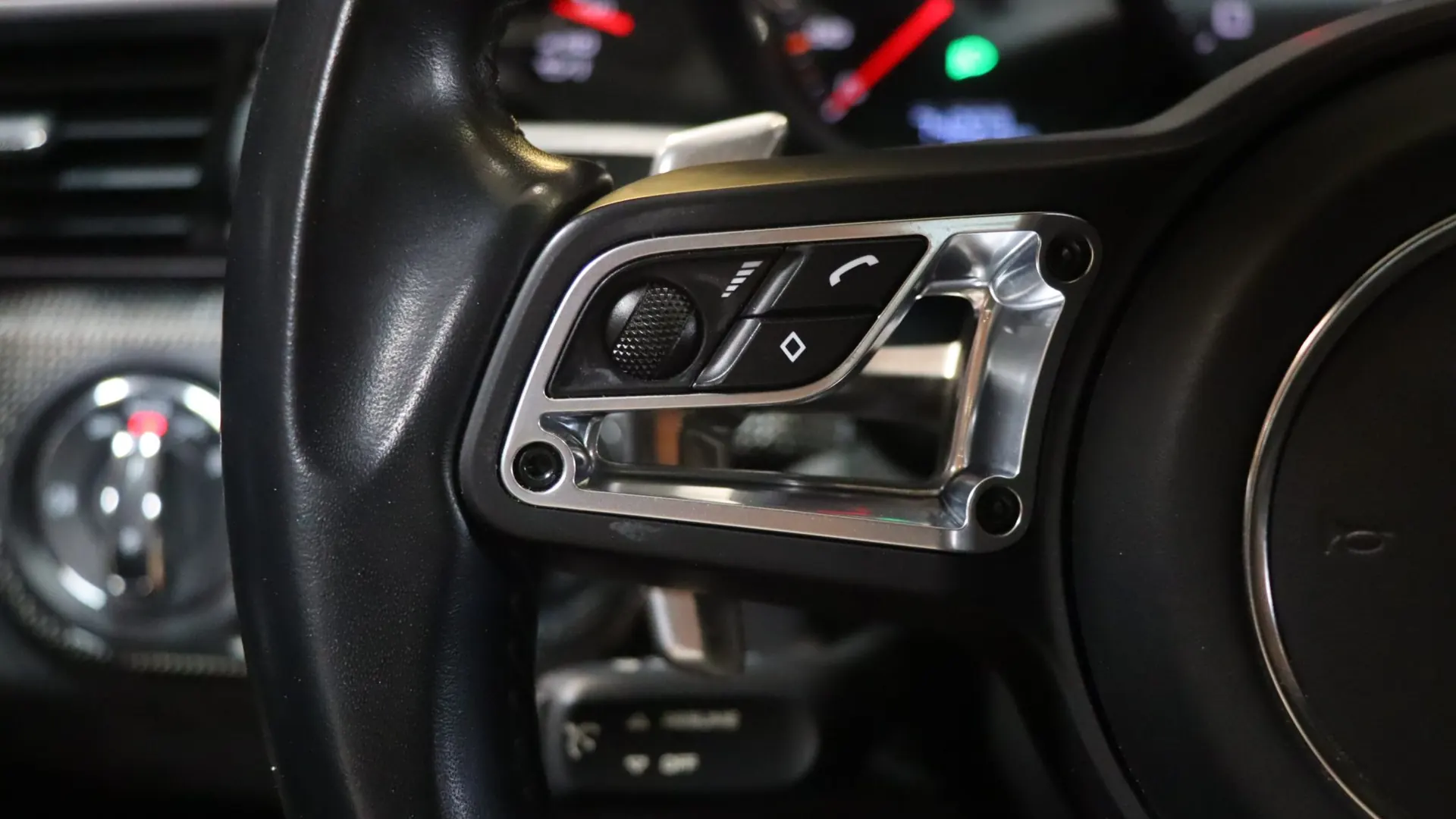 Porsche 911 — photo 18