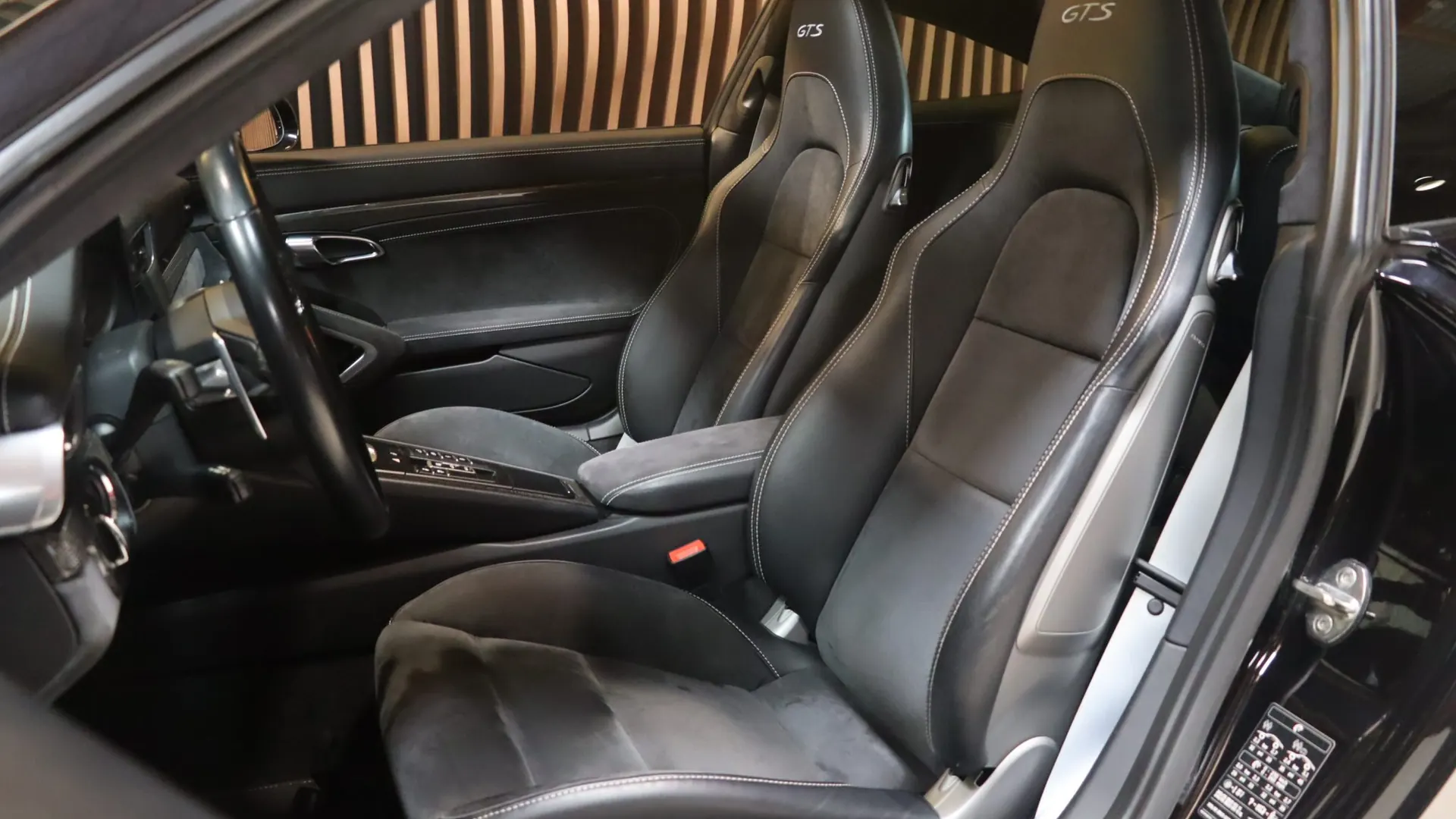 Porsche 911 — photo 6