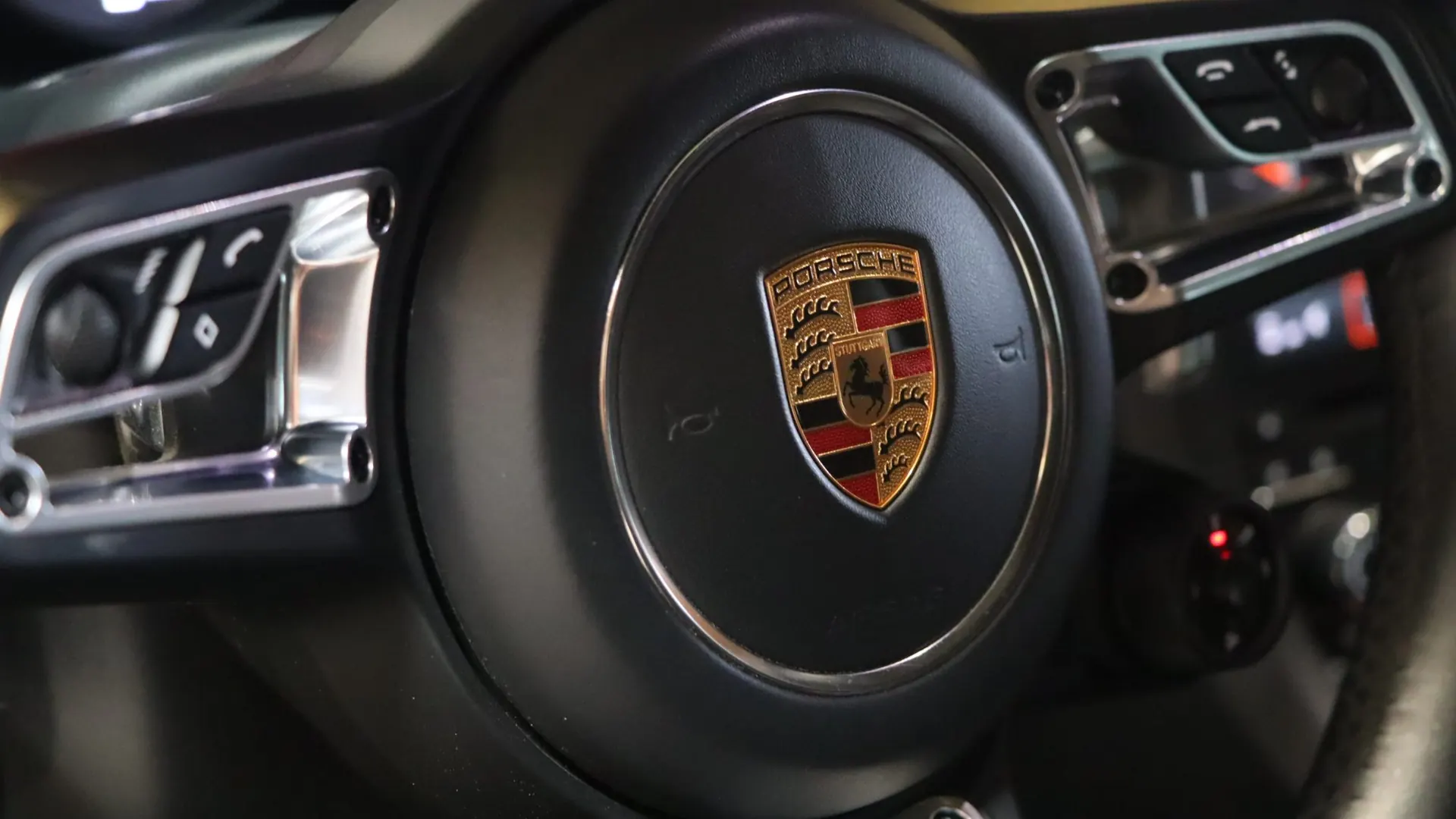 Porsche 911 — photo 22