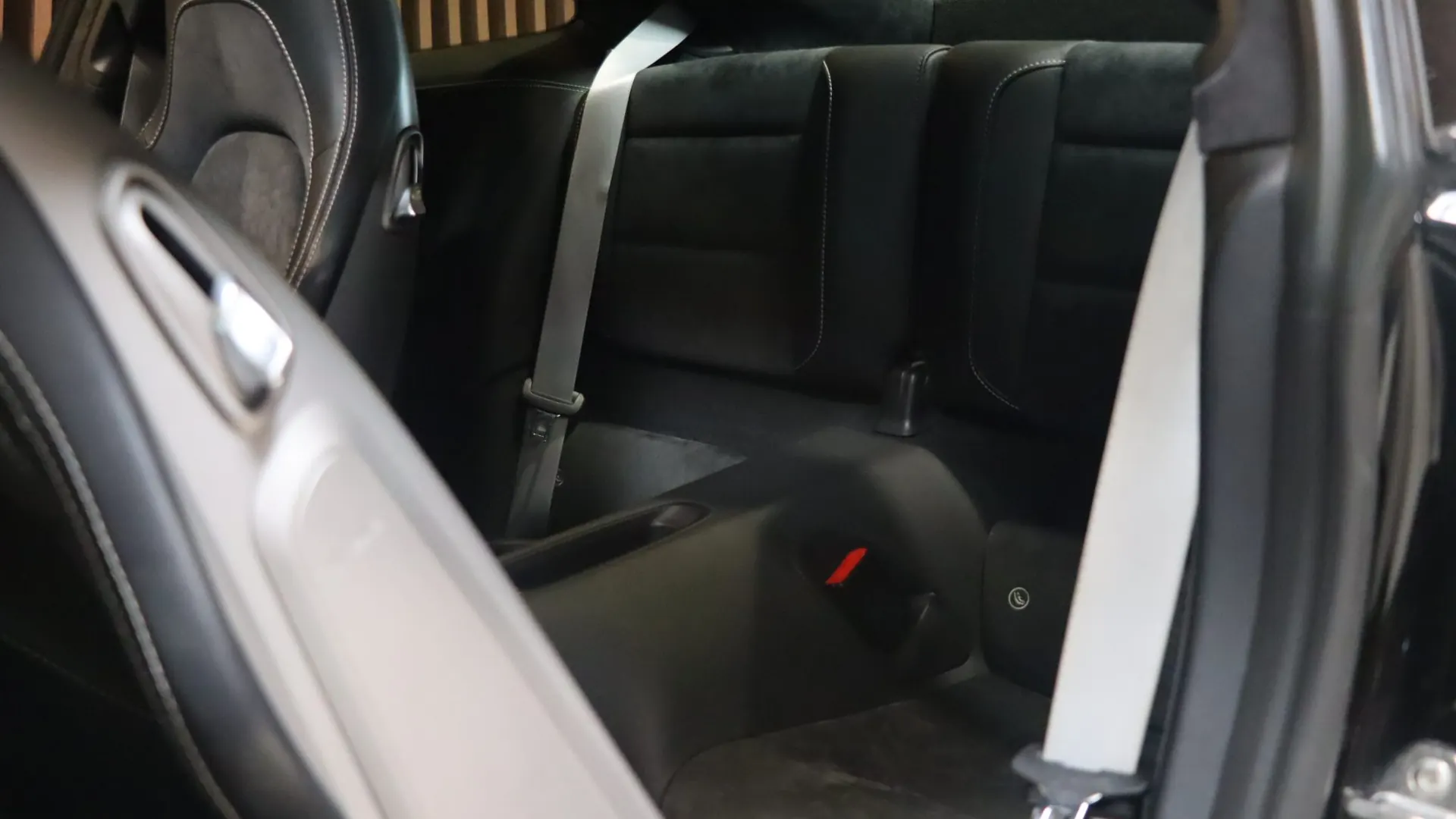 Porsche 911 — photo 39