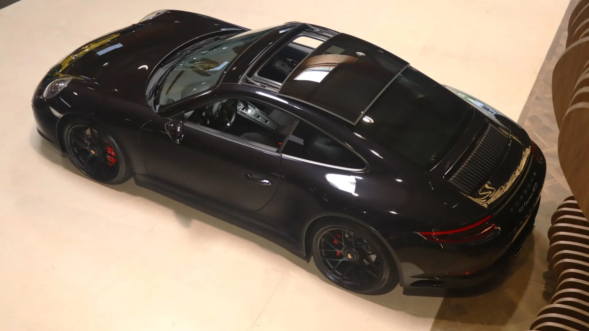 Porsche 911 — photo 48