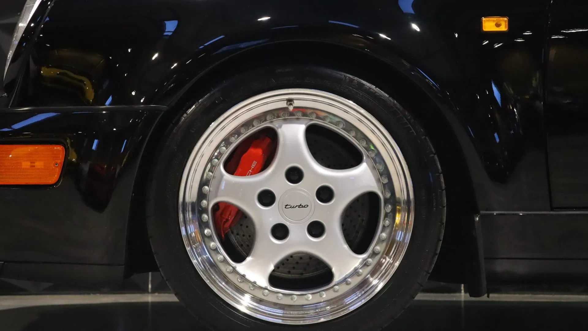 Porsche 911 — photo 36