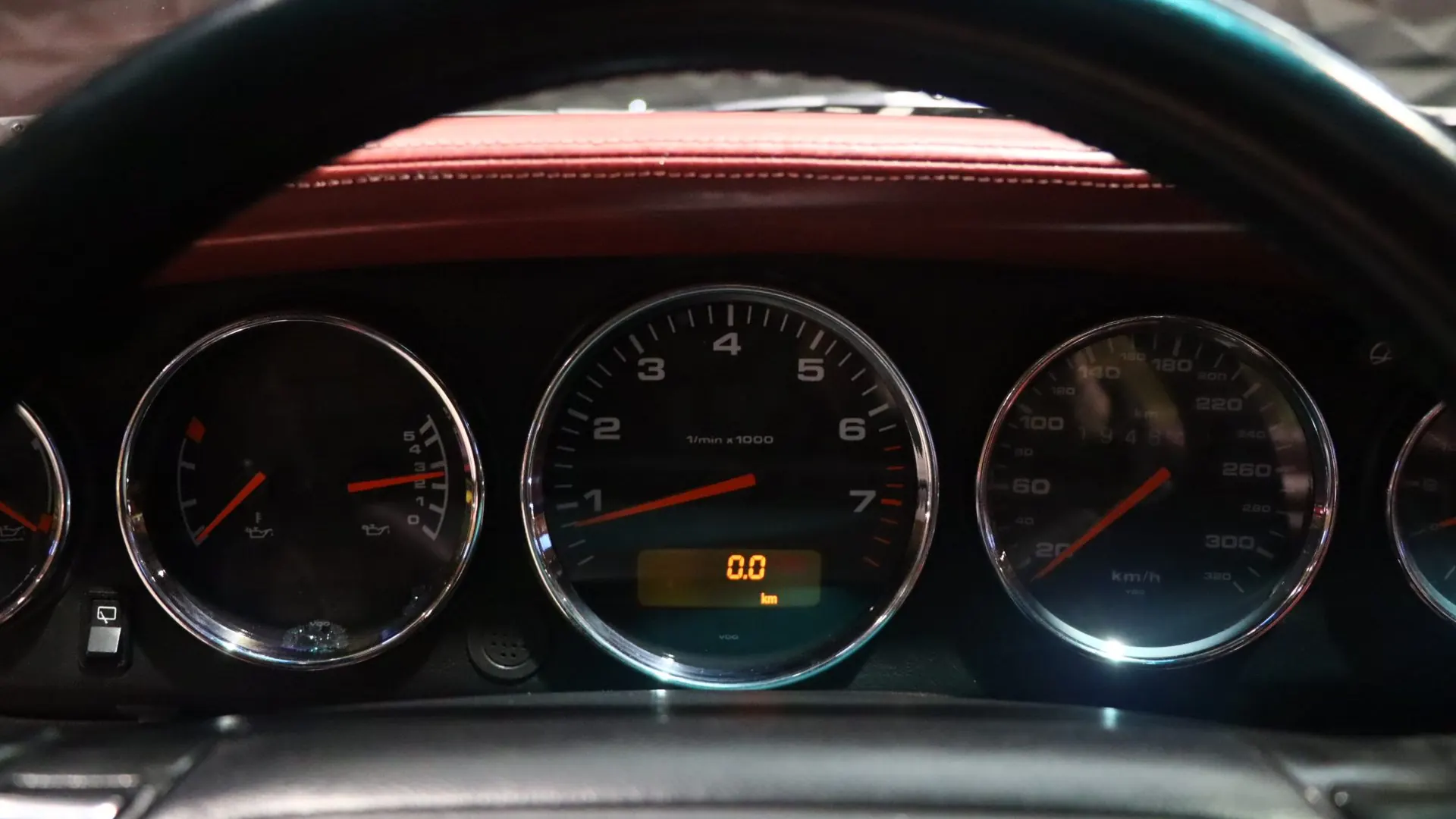 Porsche 911 — photo 18
