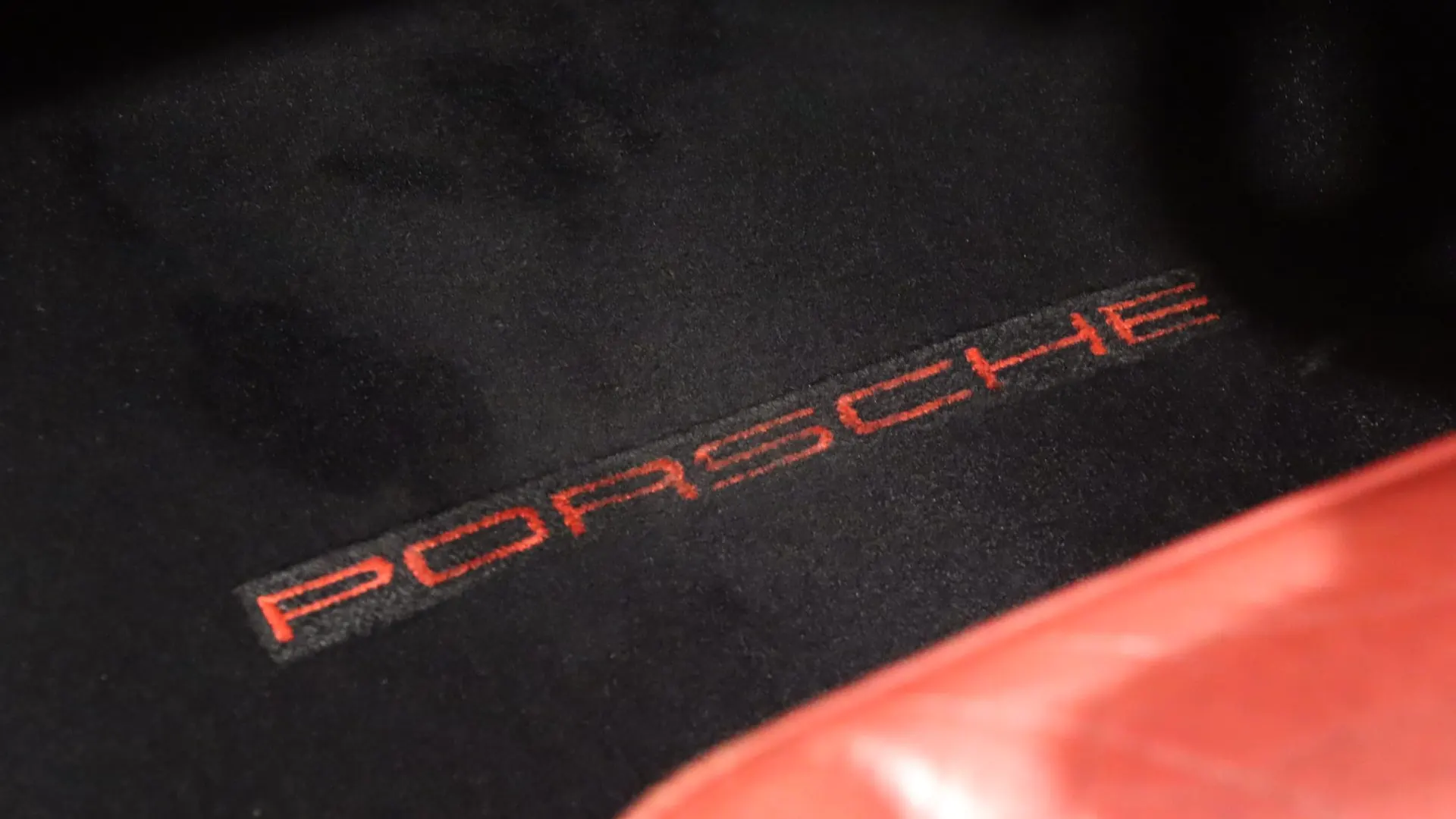 Porsche 911 — photo 13
