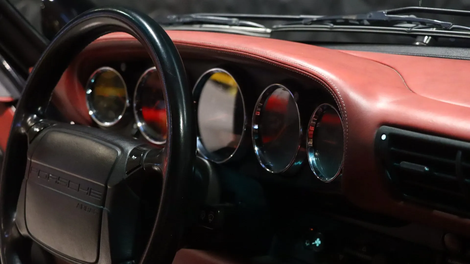 Porsche 911 — photo 19