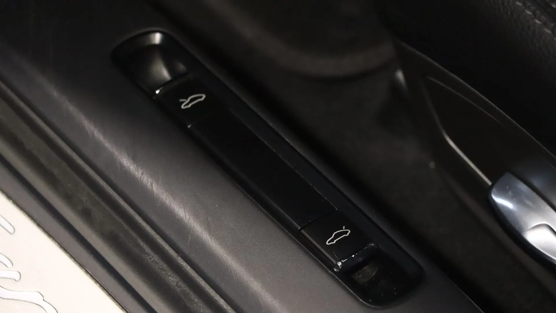 Porsche 911 — photo 13
