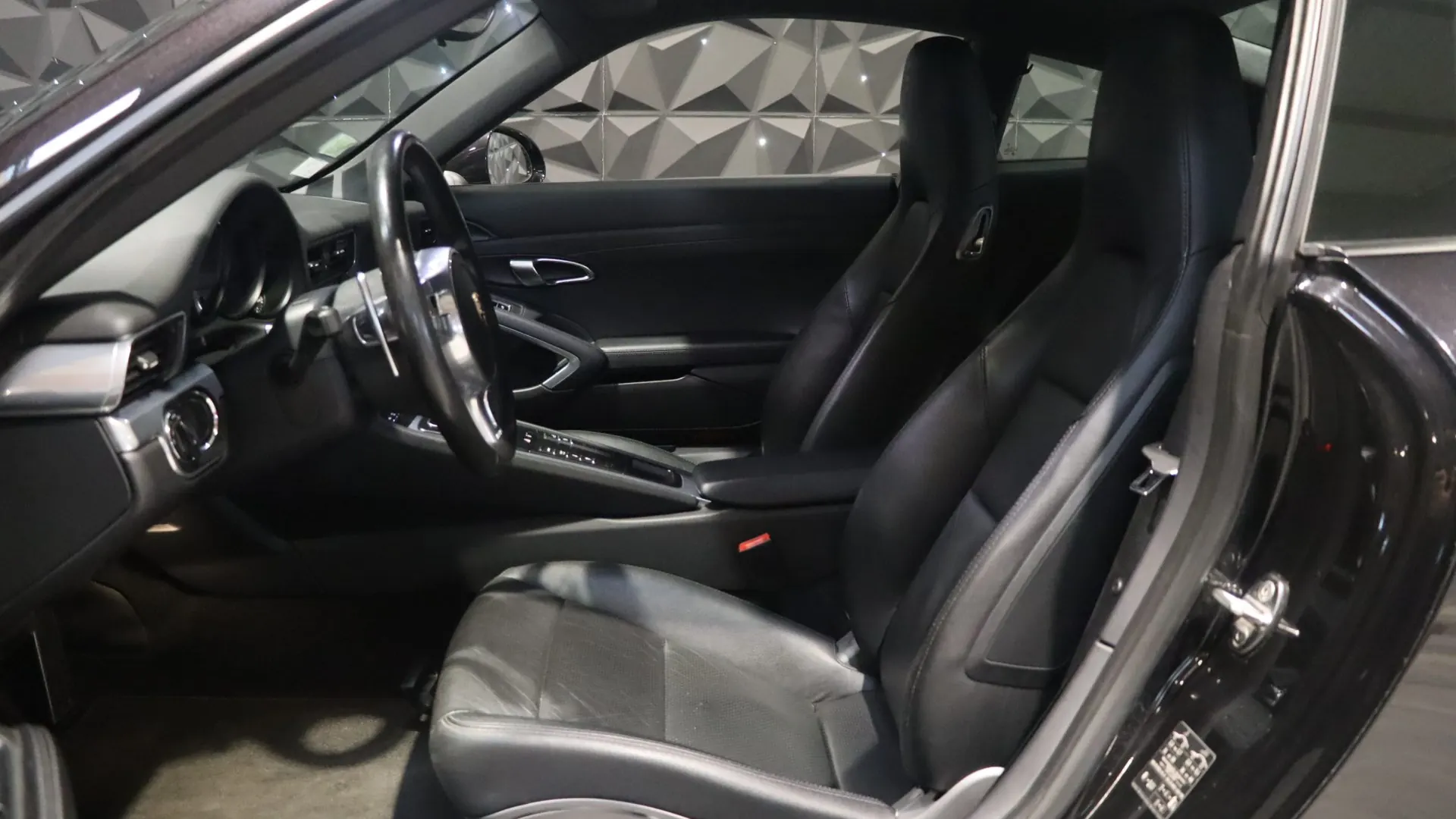 Porsche 911 — photo 7