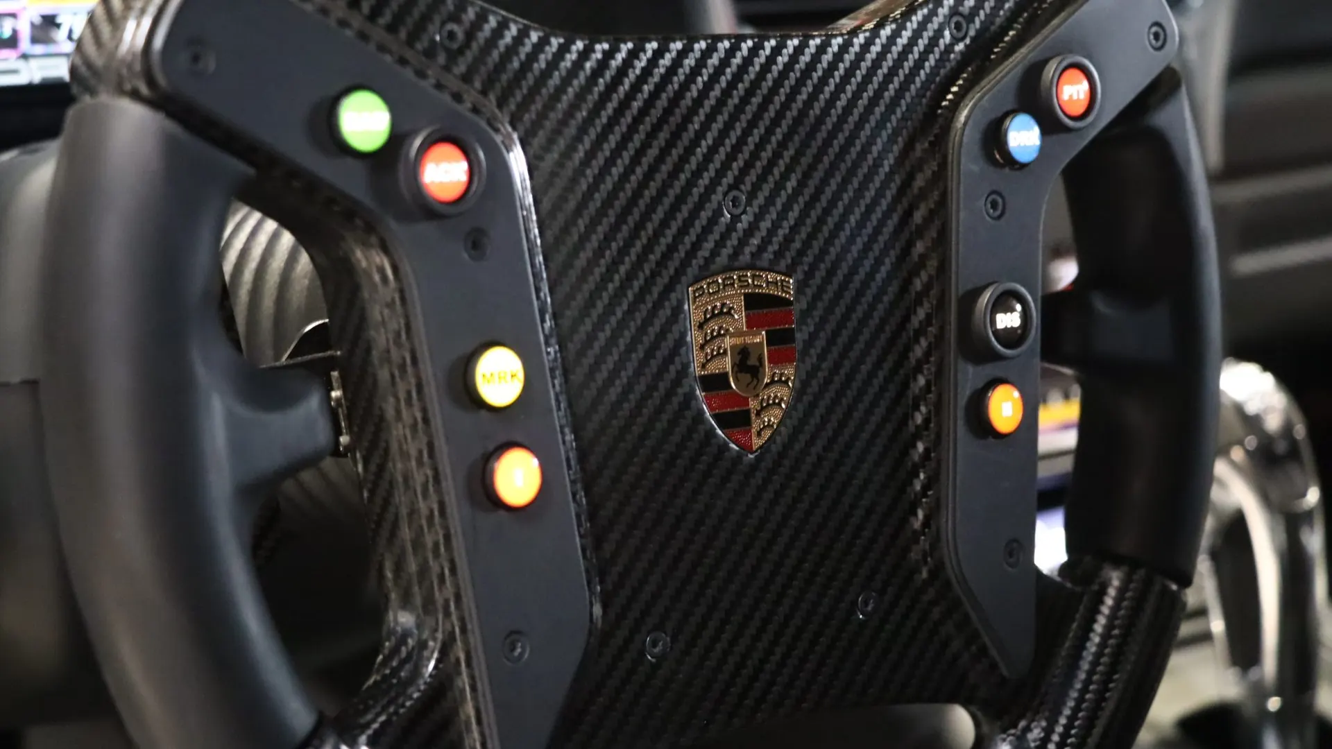 Porsche 911 — photo 18