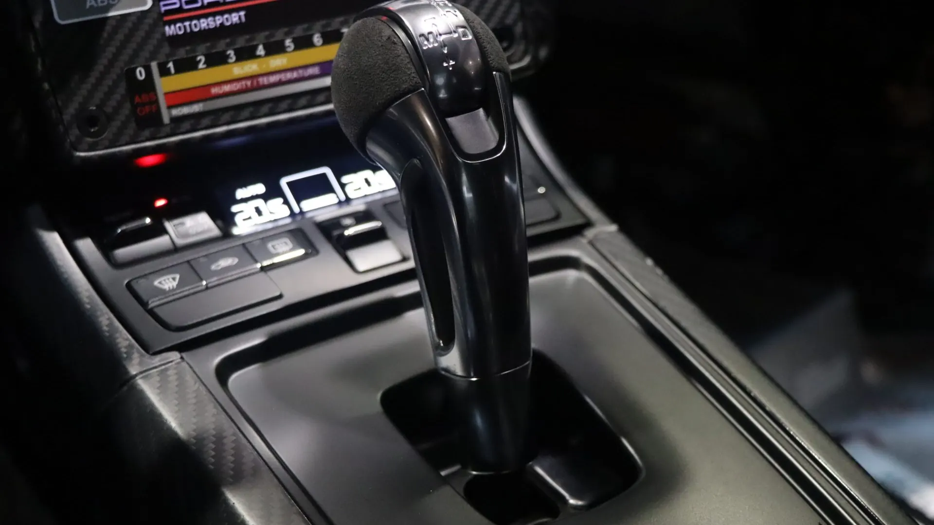Porsche 911 — photo 25