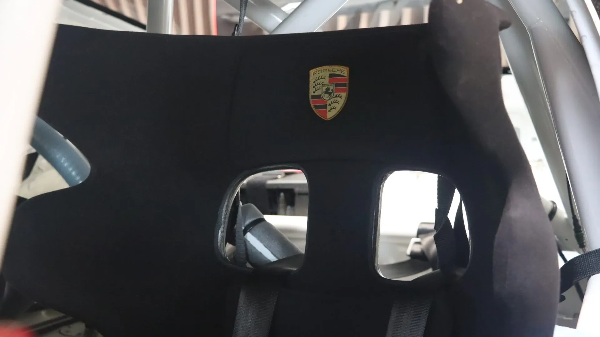 Porsche 911 — photo 29