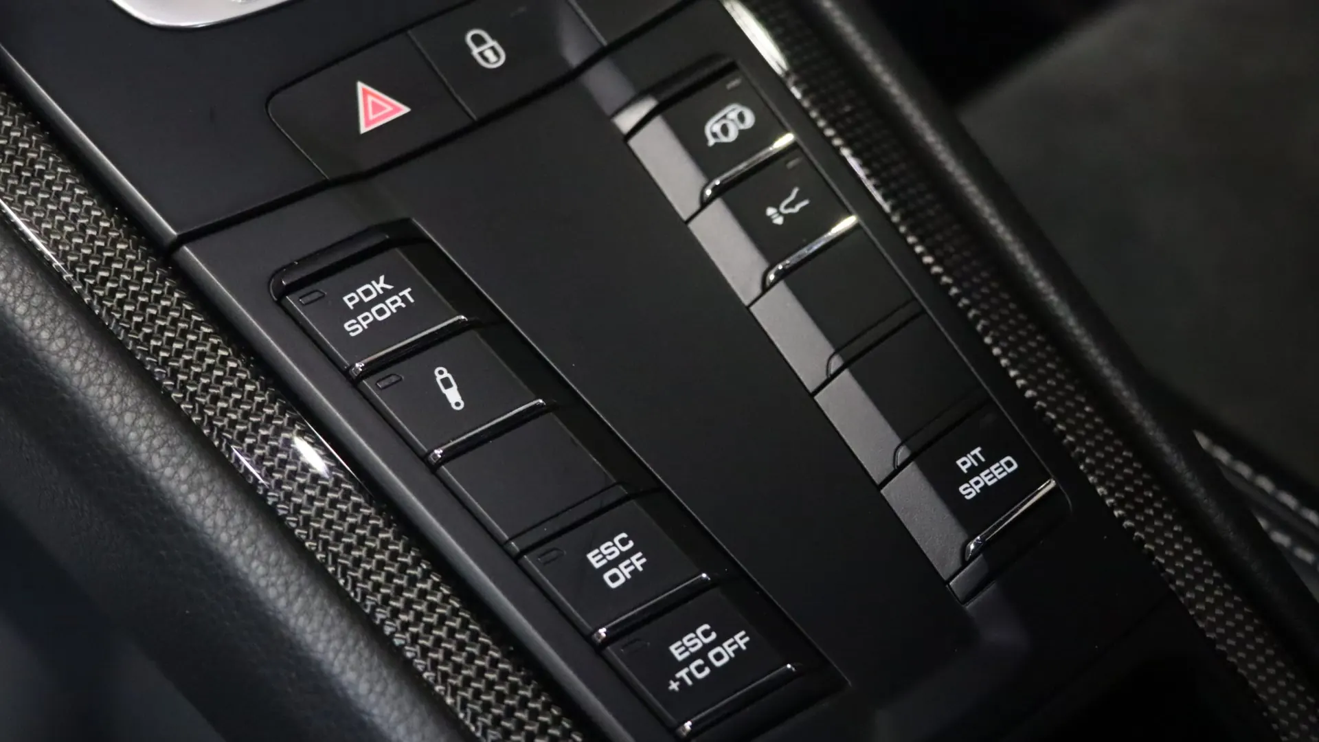 Porsche 911 — photo 29