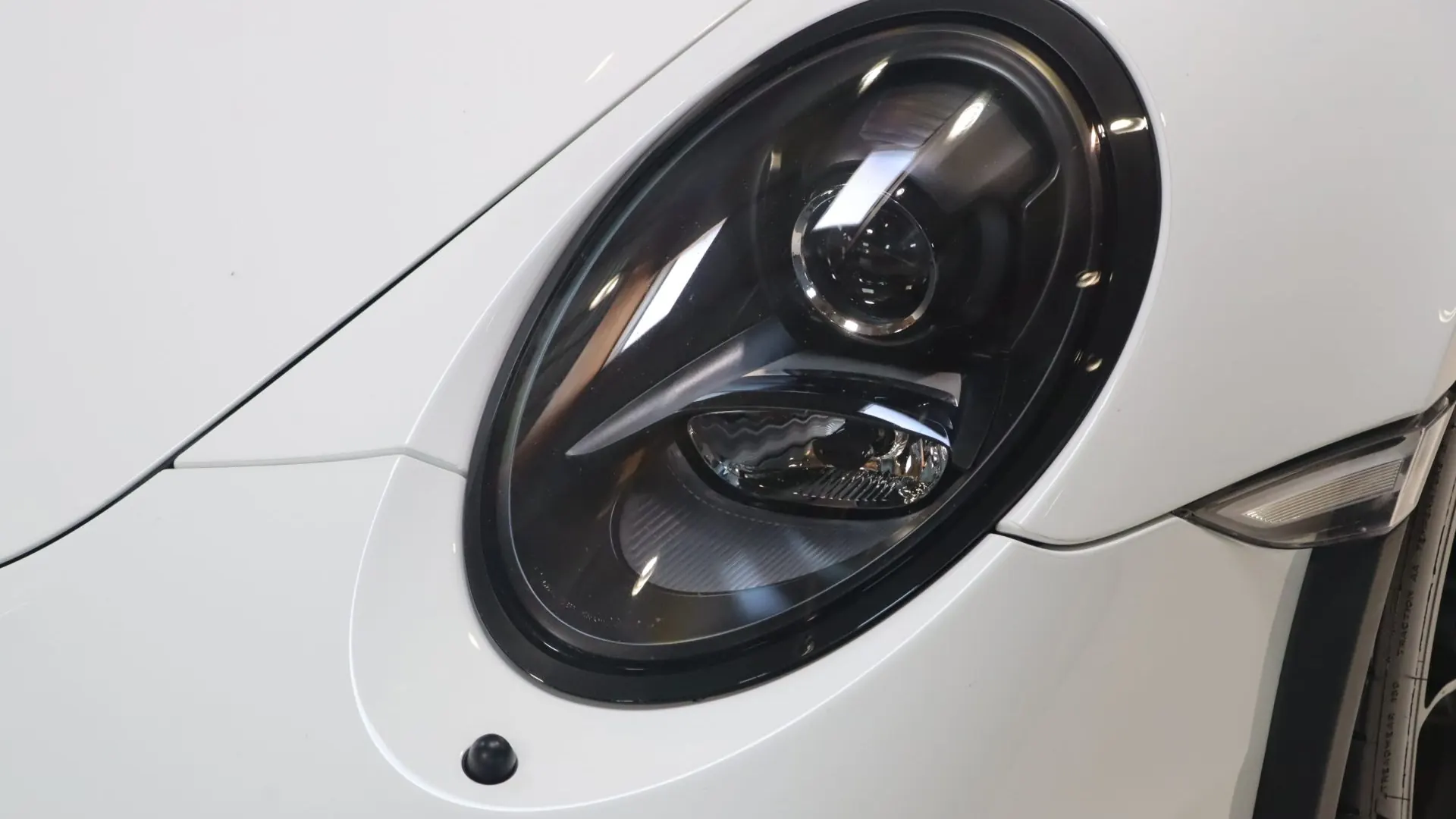 Porsche 911 — photo 40