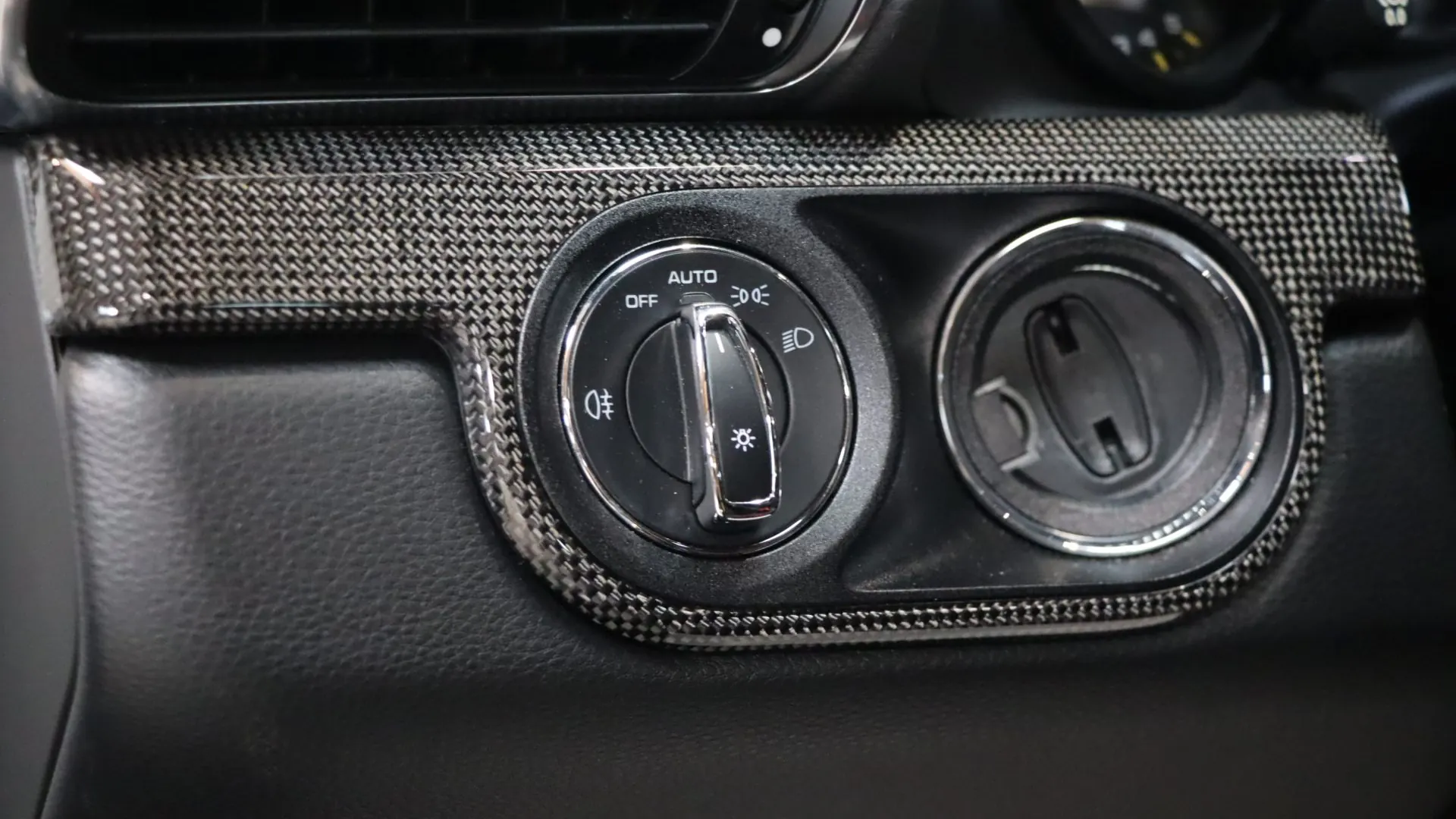 Porsche 911 — photo 16