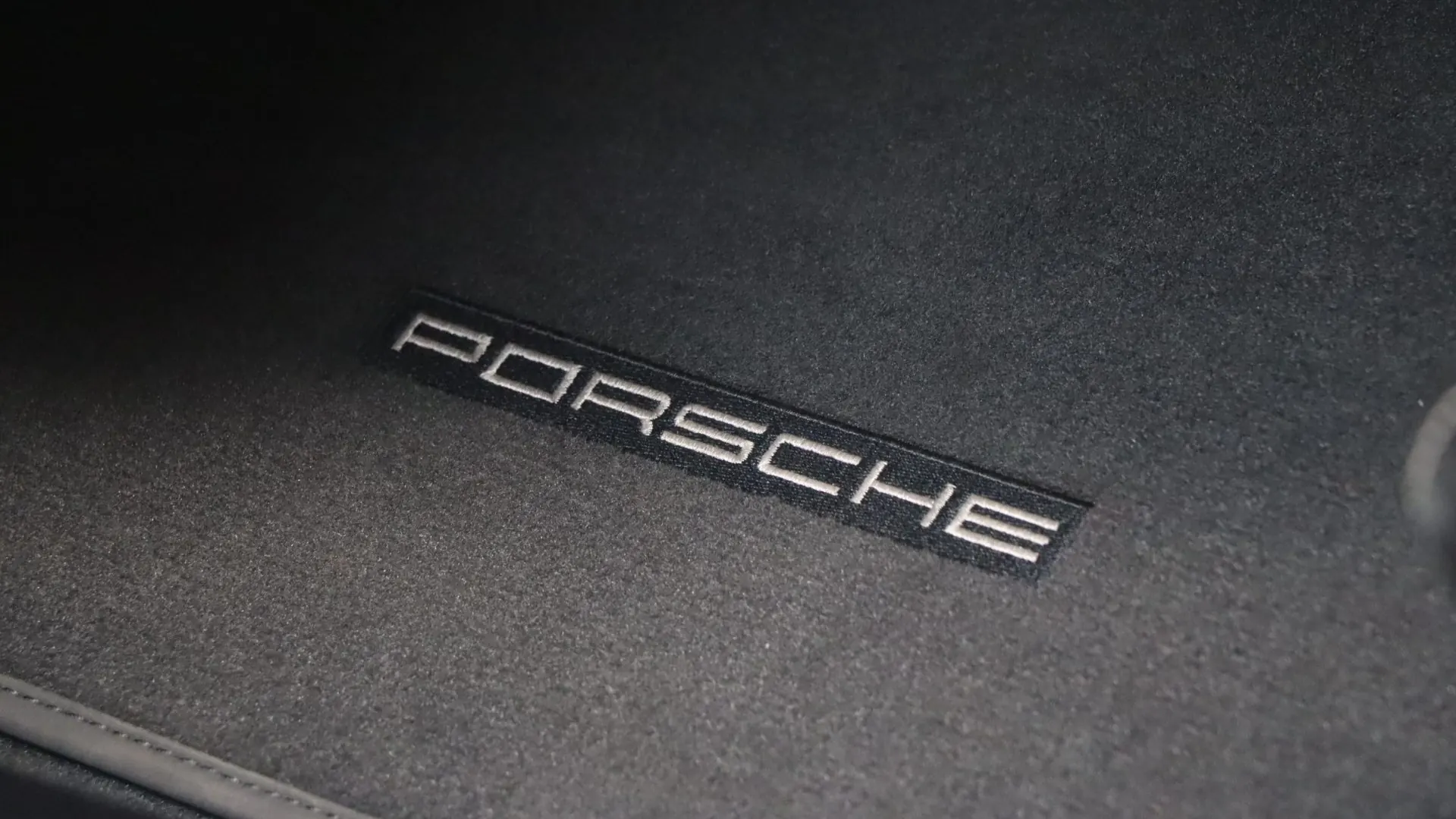 Porsche 911 — photo 14