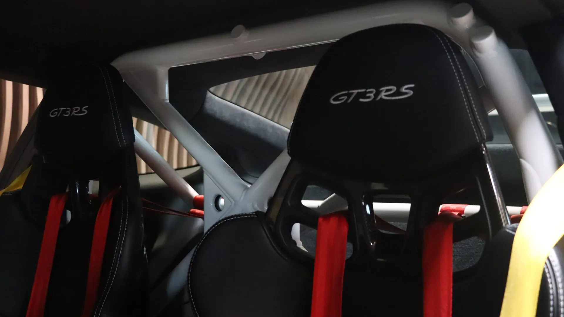 Porsche 911 — photo 34