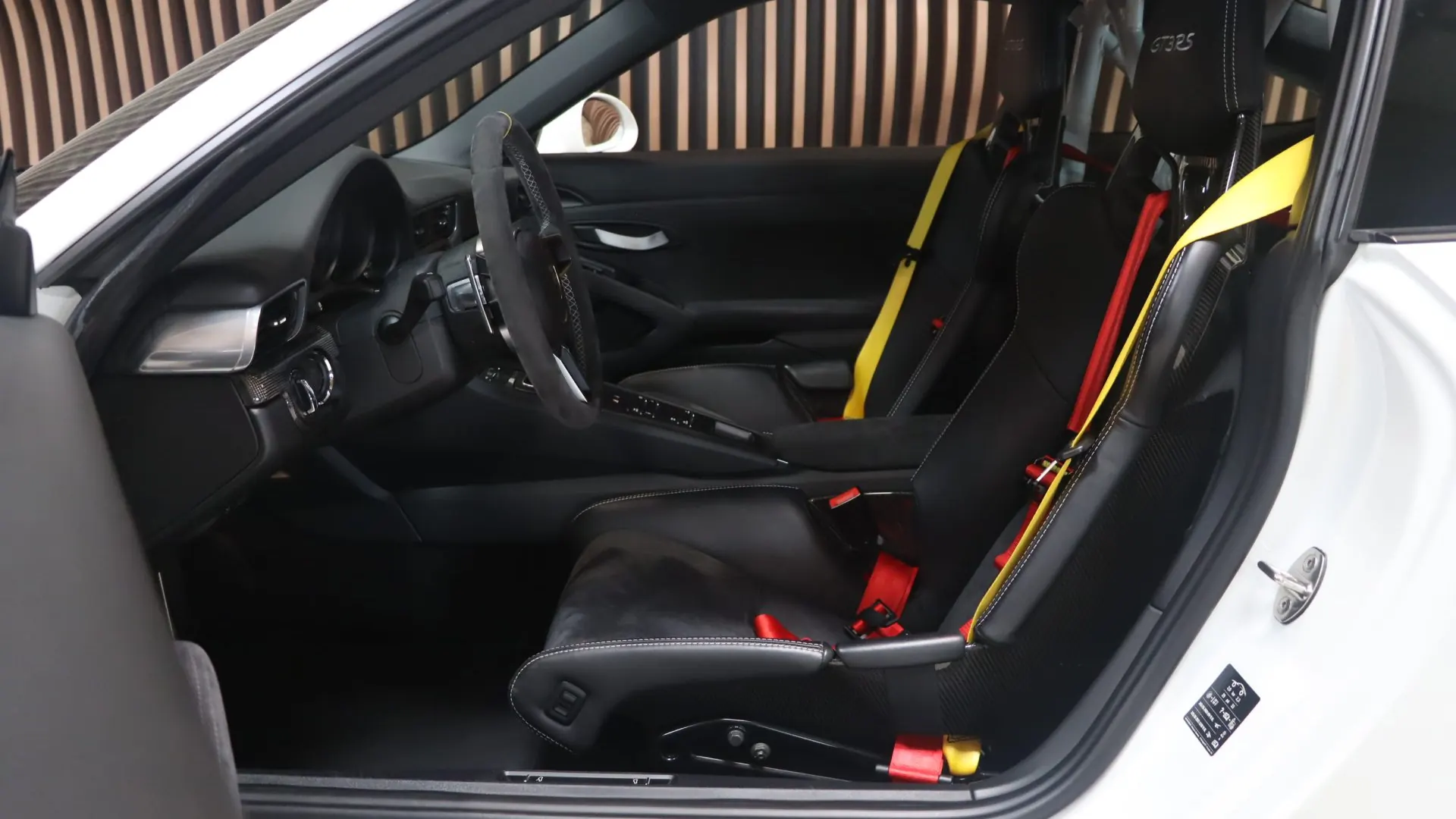 Porsche 911 — photo 7