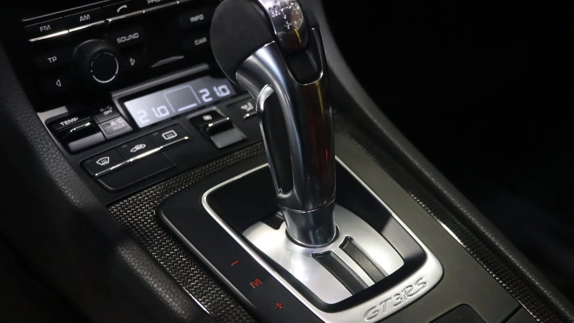 Porsche 911 — photo 27