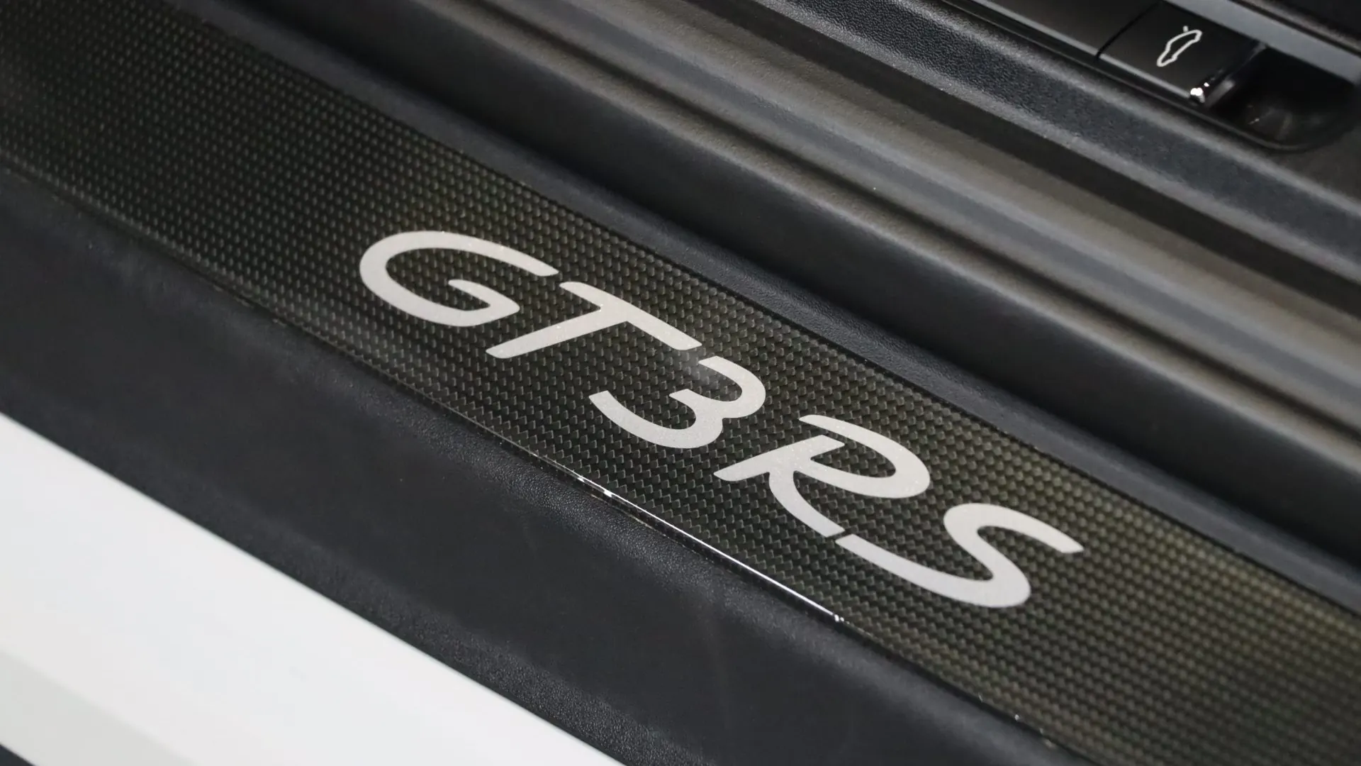 Porsche 911 — photo 12