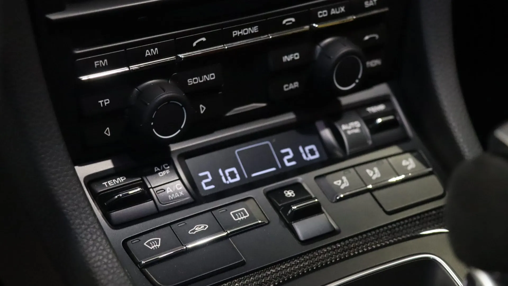 Porsche 911 — photo 26