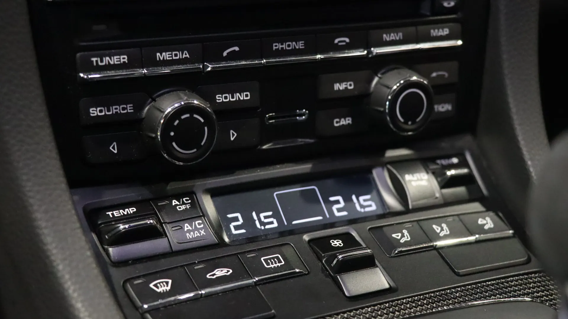 Porsche 911 — photo 18