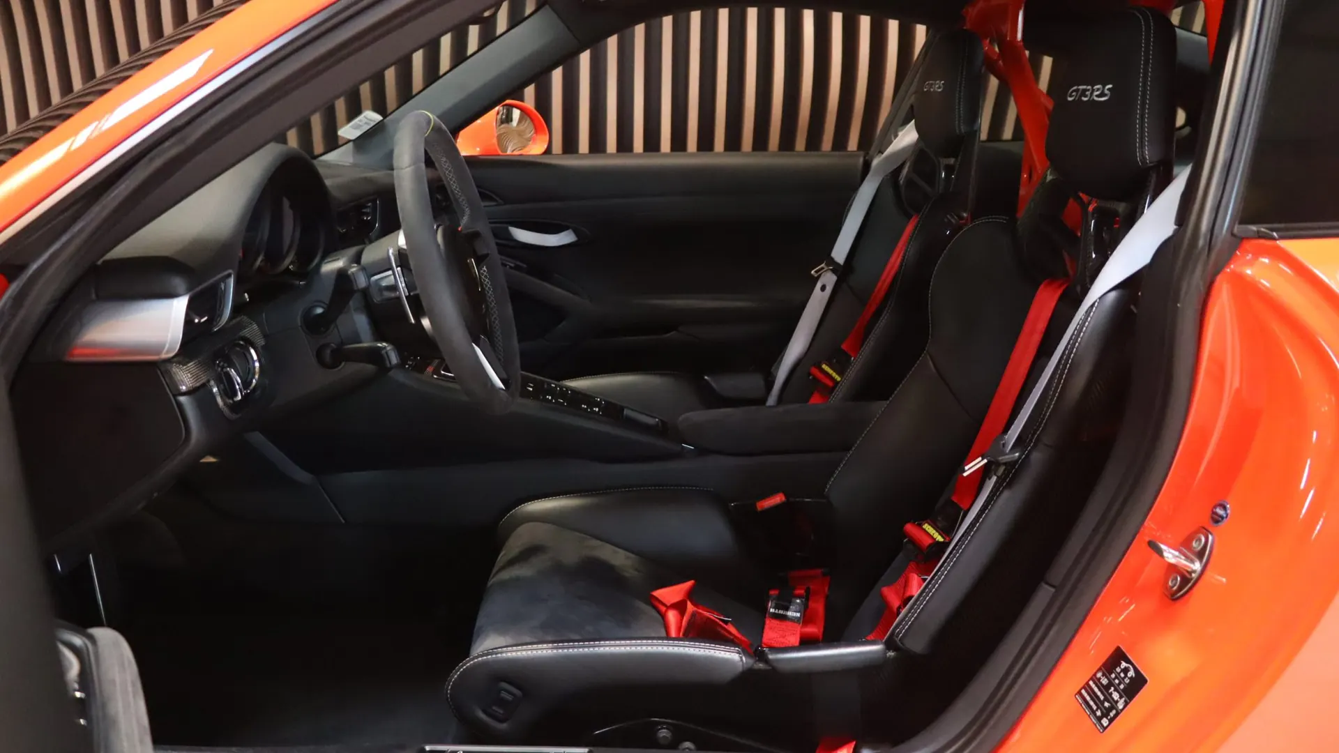 Porsche 911 — photo 7