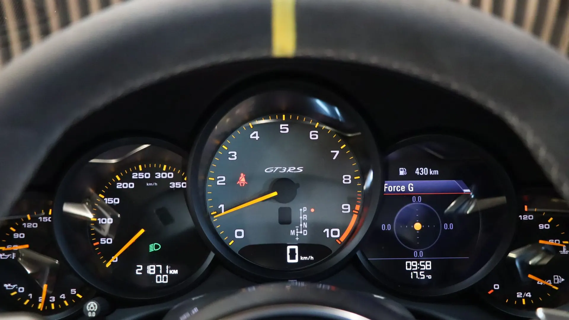 Porsche 911 — photo 23