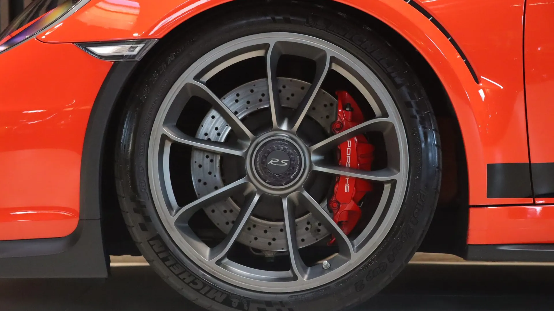 Porsche 911 — photo 47