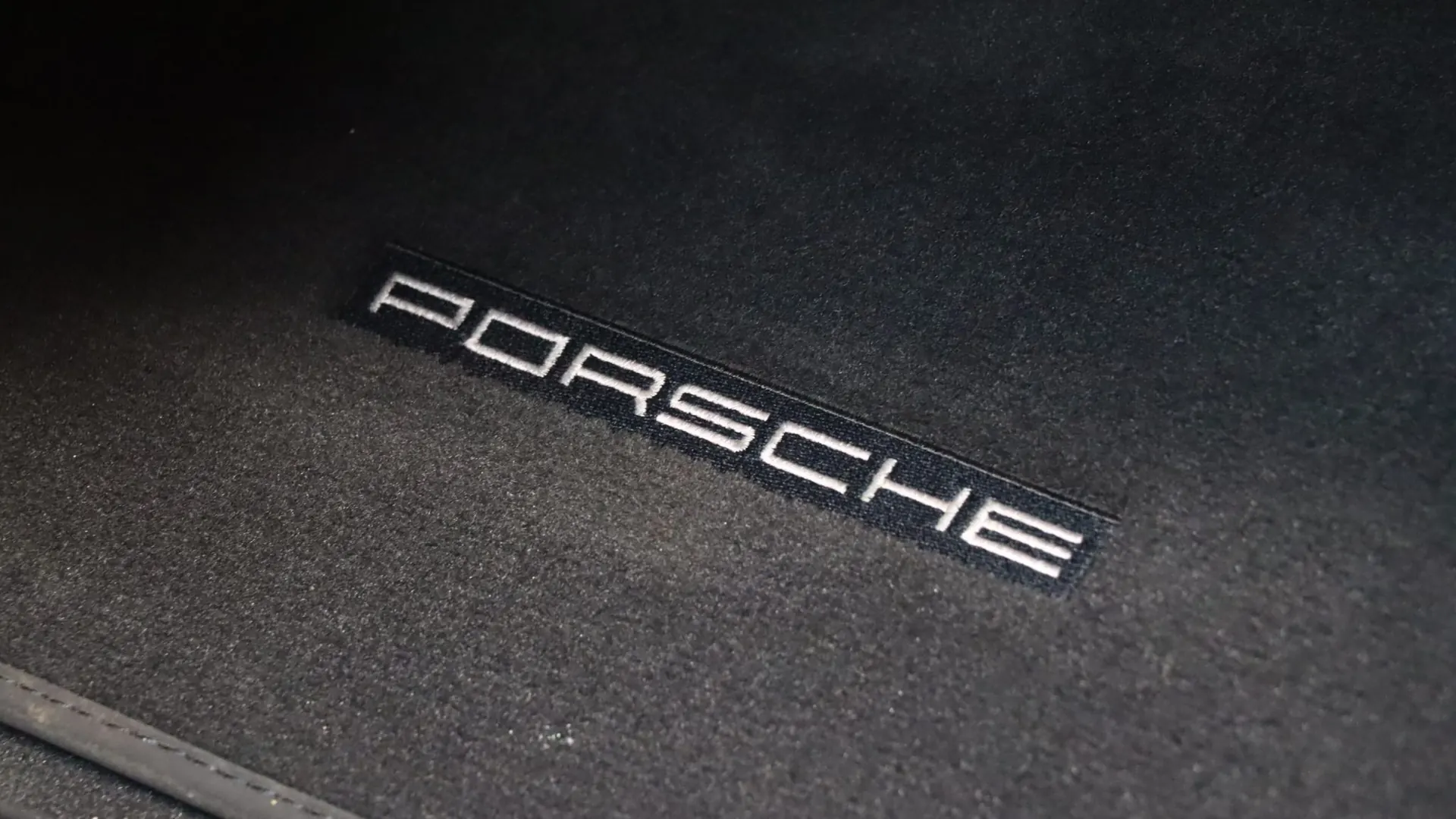Porsche 911 — photo 14