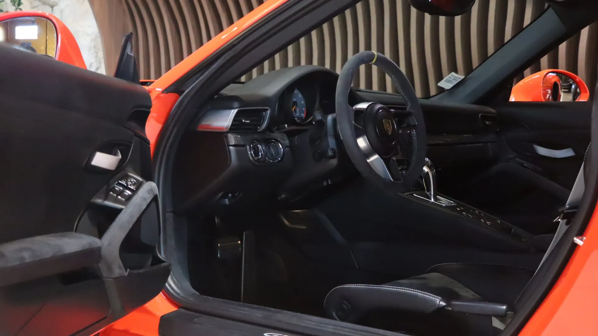 Porsche 911 — photo 8
