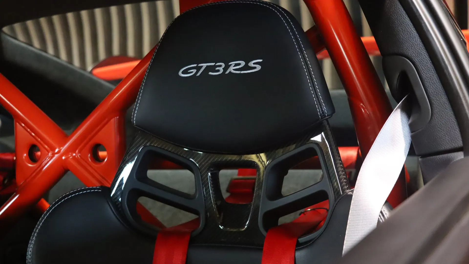 Porsche 911 — photo 34