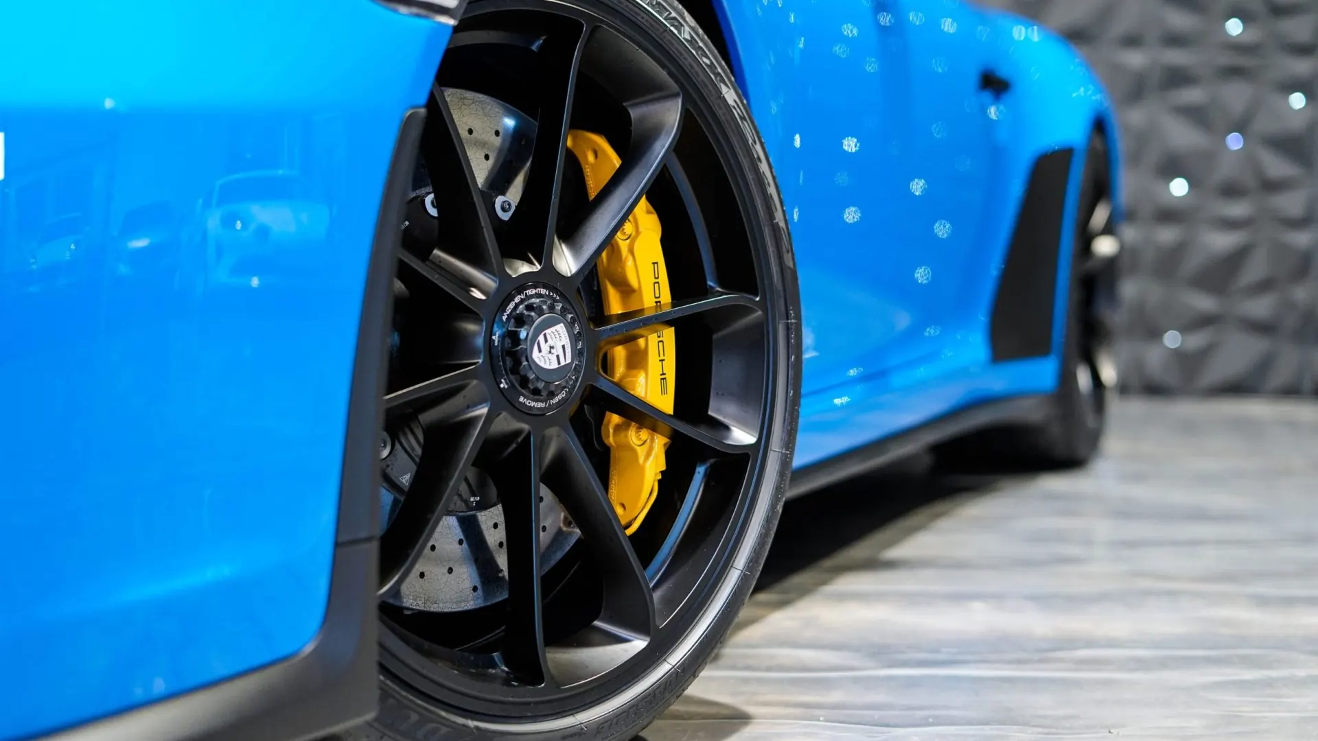 Porsche 911 — photo 29