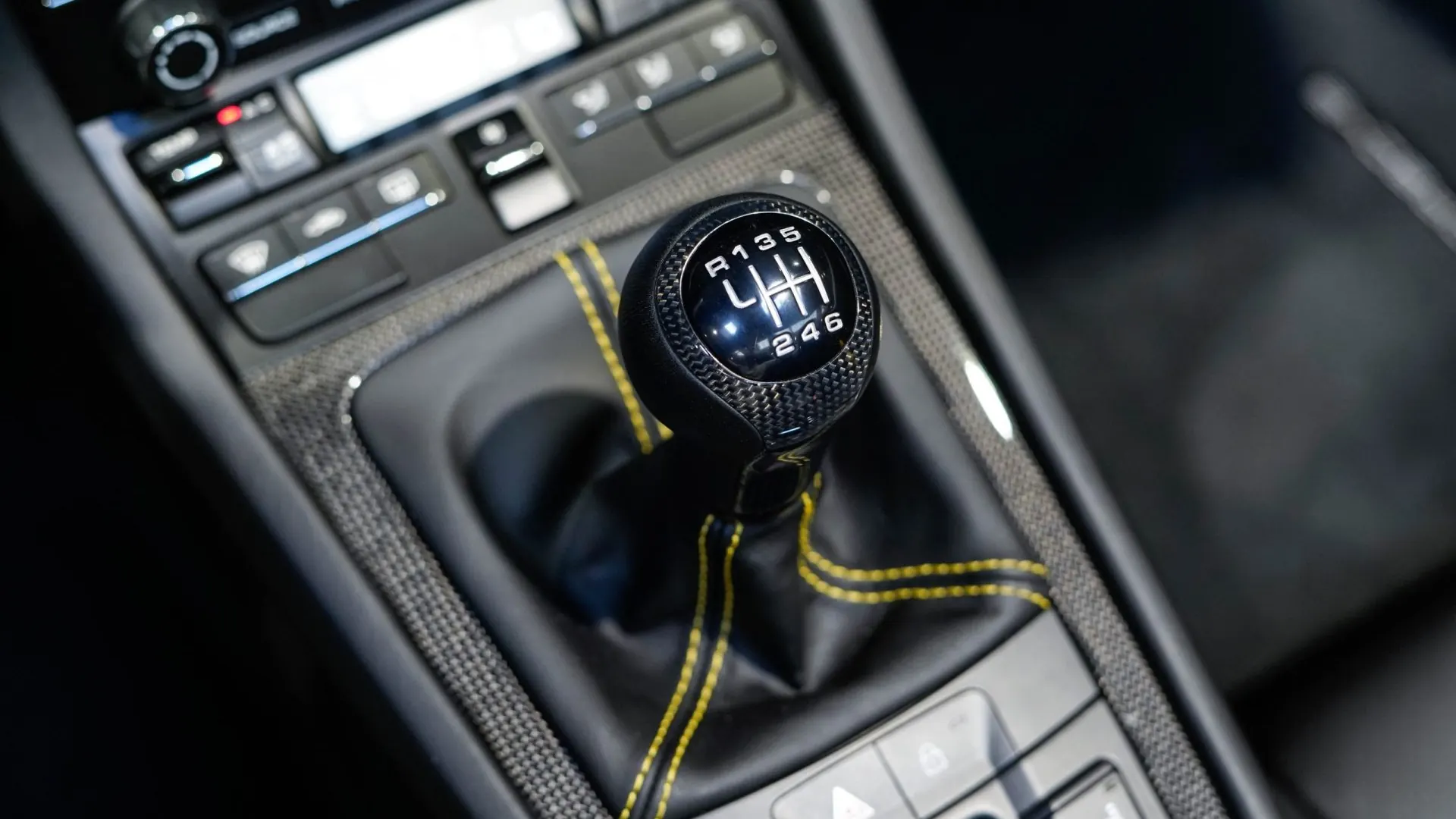 Porsche 911 — photo 39