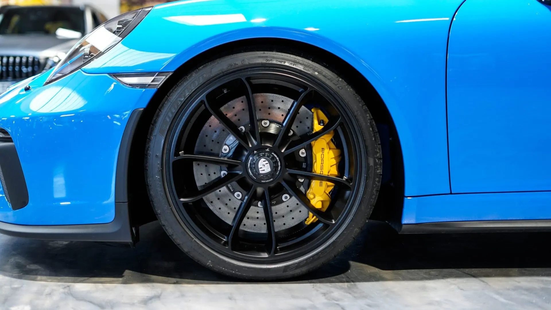 Porsche 911 — photo 24