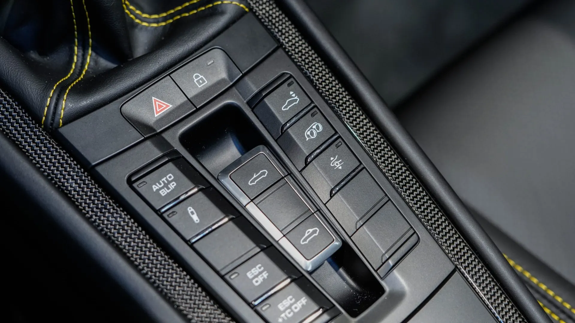 Porsche 911 — photo 40