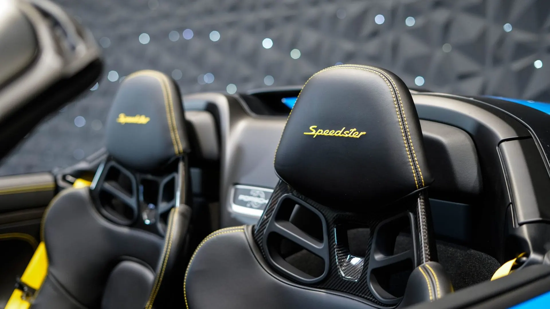 Porsche 911 — photo 15