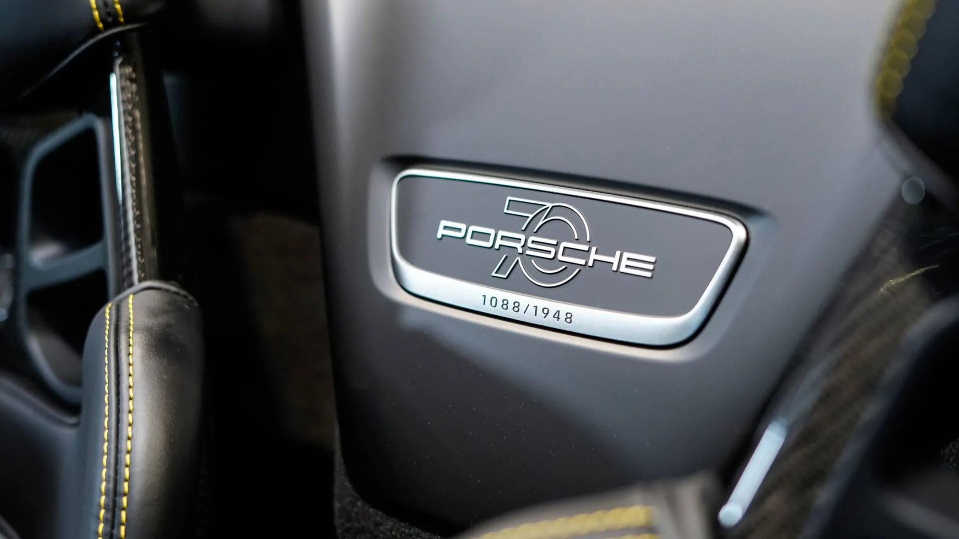 Porsche 911 — photo 27
