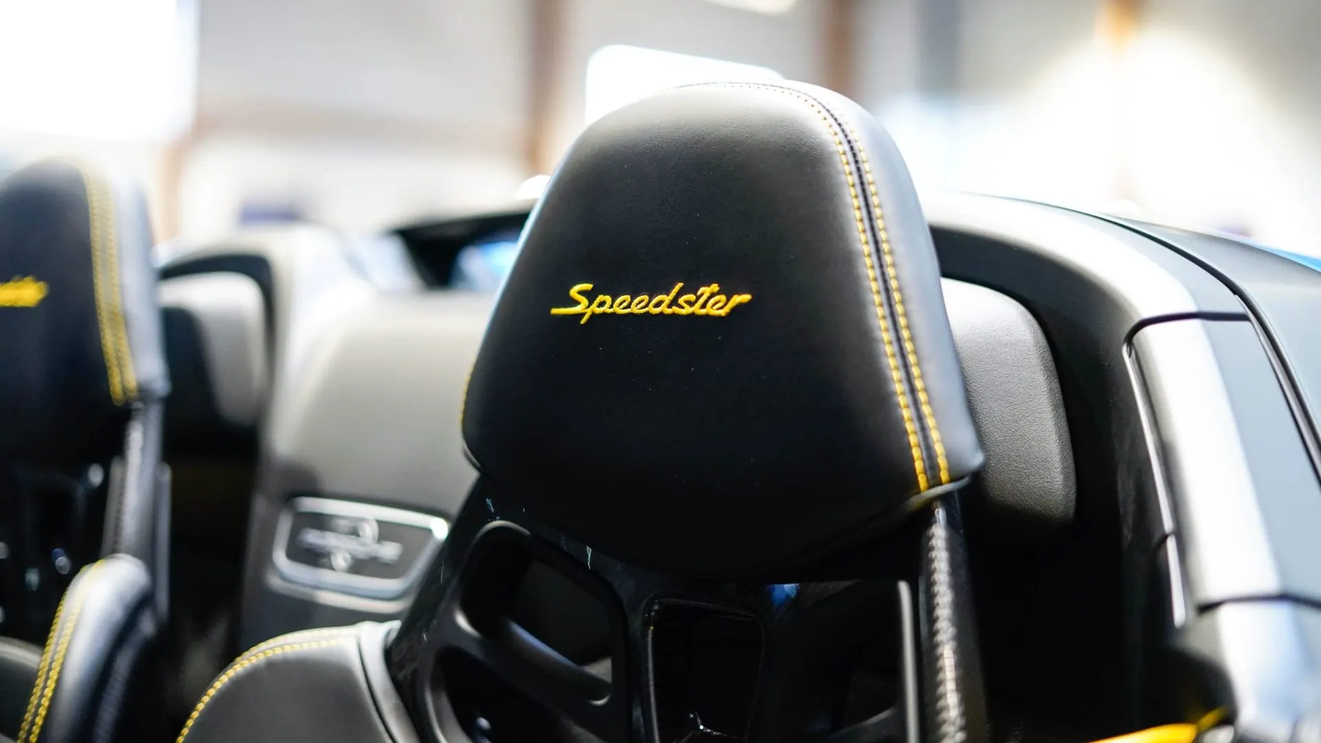 Porsche 911 — photo 34